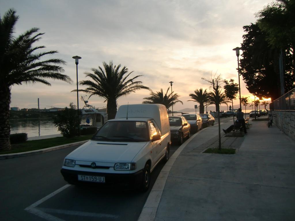 Apartments Mali Raj Vranjic Exterior foto