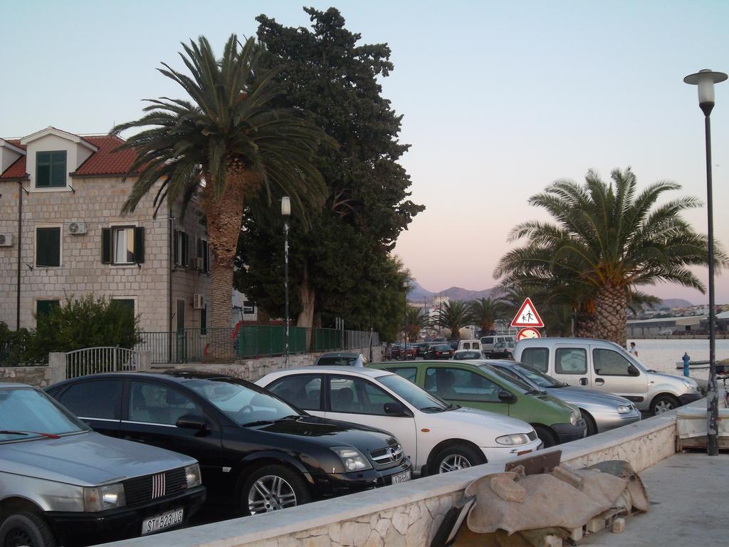 Apartments Mali Raj Vranjic Exterior foto