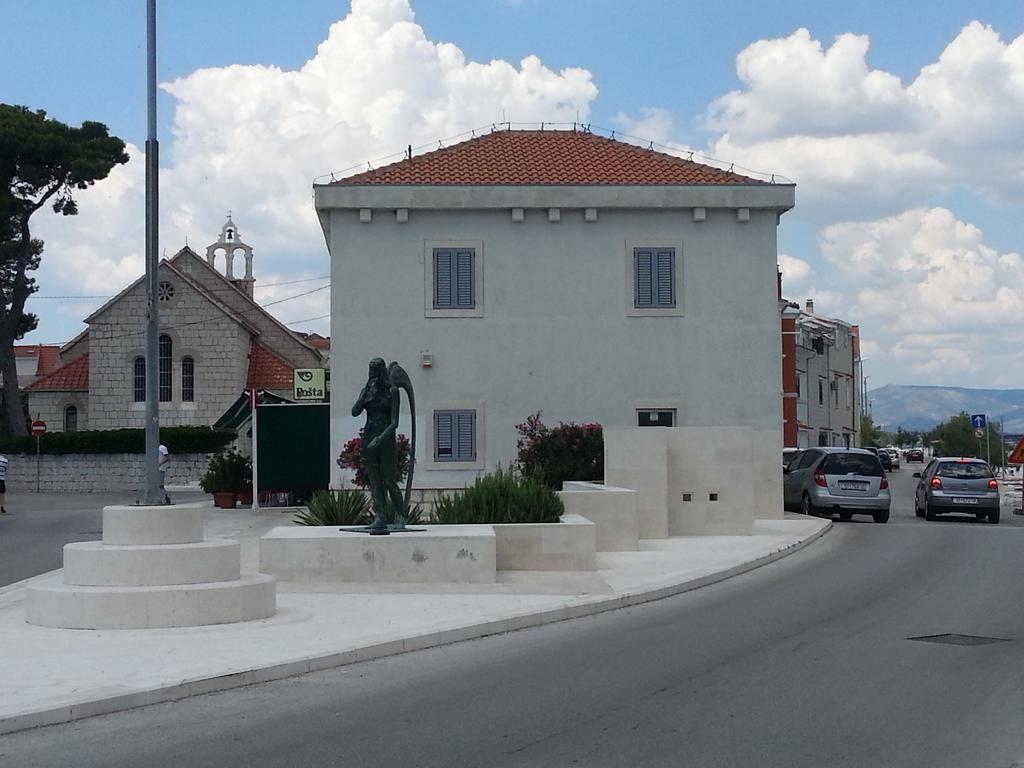 Apartments Mali Raj Vranjic Exterior foto