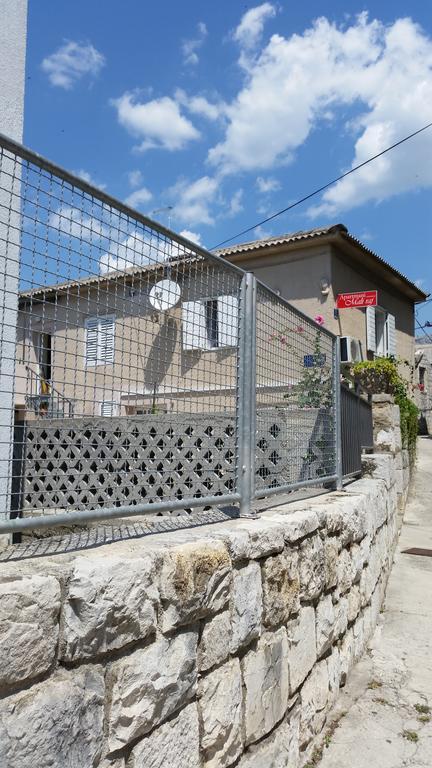 Apartments Mali Raj Vranjic Exterior foto