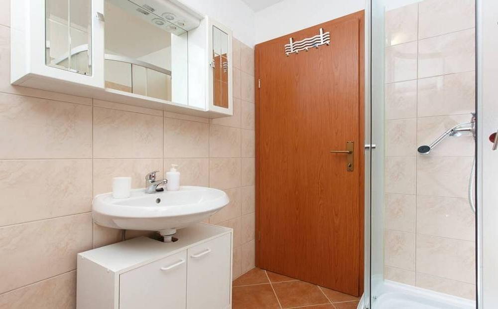 Apartments Mali Raj Vranjic Exterior foto