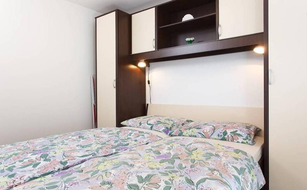 Apartments Mali Raj Vranjic Exterior foto