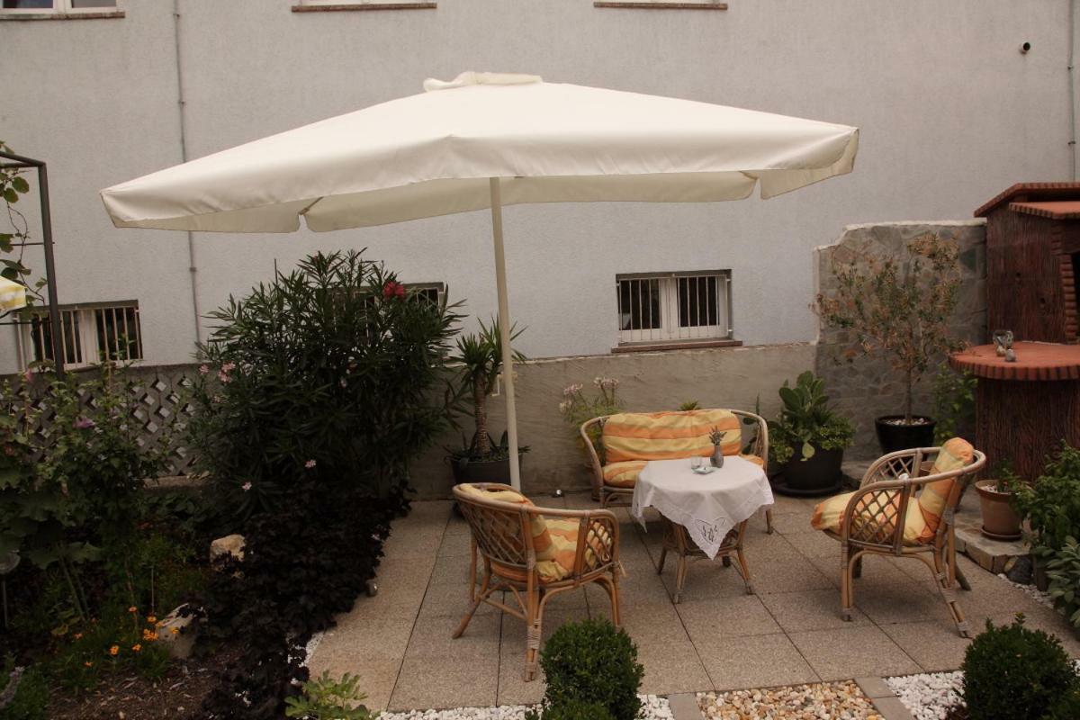 Apartments Mali Raj Vranjic Exterior foto